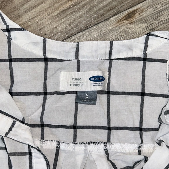 Old navy Tunic - Picture 2 of 3